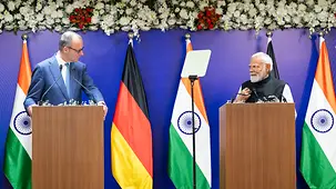 The photo shows Federal Chancellor Friedrich Merz and Narendra Modi, India’s Prime Minister, at a joint press conference.