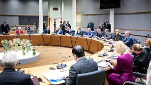 Das Foto zeigt Bundeskanzler Friedrich Merz bei einer Sitzung des Europäischen Rat.