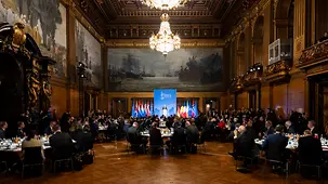Le chancelier fédéral Friedrich Merz lors de sa déclaration en amont des tables rondes du sommet de la mer du Nord à Hambourg.