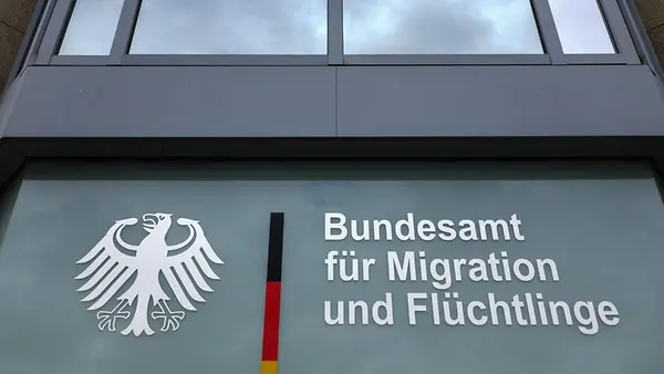 Auf dem Foto zu sehen ist das Bundesamt für Migration und Flüchtlinge in Berlin. 