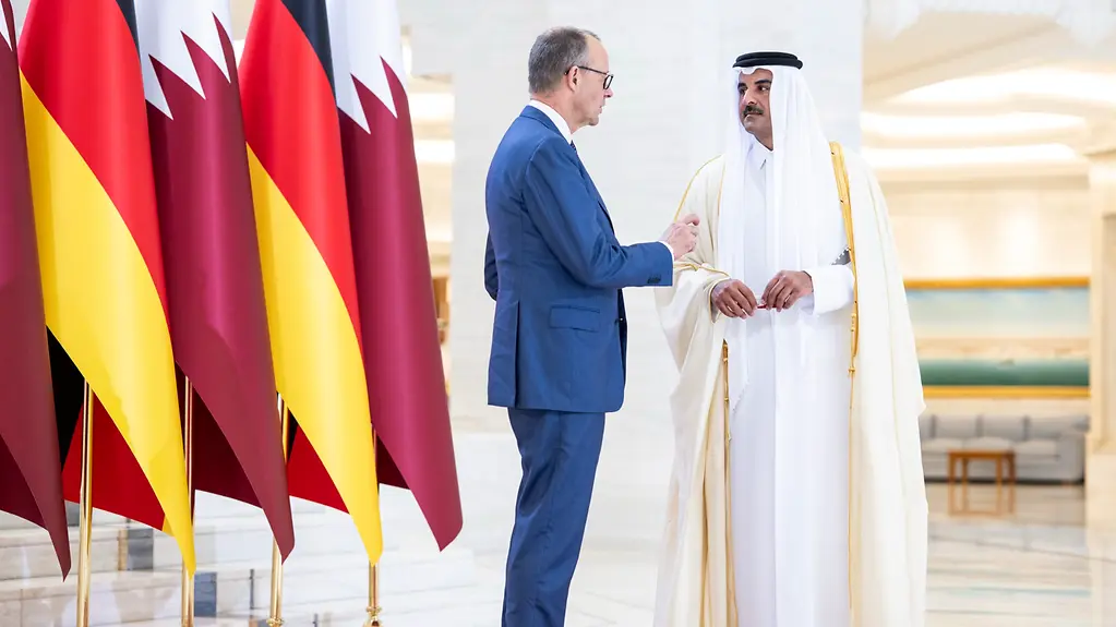 Kanzler Merz mit dem Emir von Katar, Tamim bin Hamad Al Thani