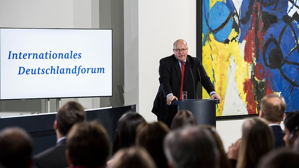 Peter Altmaier, Chef des Bundeskanzleramtes, spricht zur Eröffnung des 2. Internationalen Deutschlandforum im Kanzleramt.