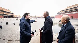 Le chancelier fédéral Friedrich Merz lors de sa visite de la Cité interdite.