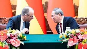Le chancelier fédéral Friedrich Merz s’entretient avec Li Qiang, premier ministre chinois.