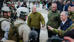 Le chancelier fédéral Friedrich Merz lors de l'exercice de l'OTAN Cold Response.