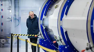 Le chancelier fédéral Friedrich Merz lors de sa visite au port spatial d’Andøya, en Norvège.