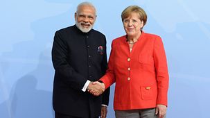 Bundeskanzlerin Angela Merkel begrüßt den indischen Premierminister Narendra Modi zum G20-Gipfel in Hamburg.