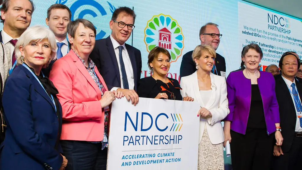 Bundesentwicklungsminister Gerd Müller und Bundesumweltministerin Barbara Hendricks bei der offiziellen Gründung der NDC-Partnerschaft zusammen mit Hakima El Haite, marokkanische Umweltministerin.