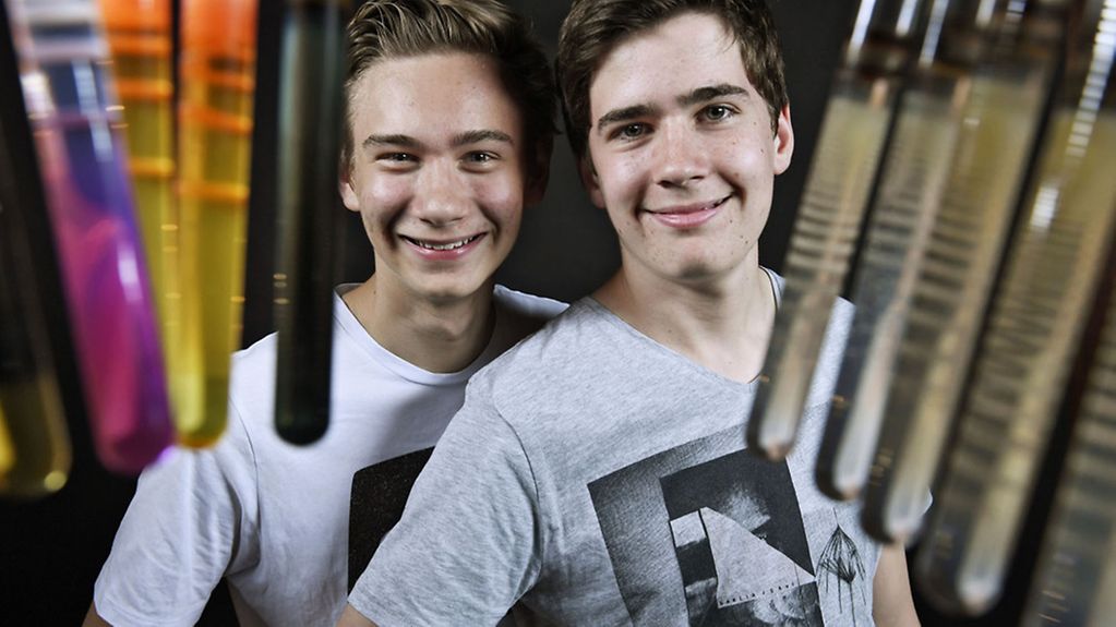 Johannes Greiner und Stephan Wagner haben den Preis der Bundeskanzlerin beim Bundeswettbewerb Jugend Forscht 2017 gewonnen.