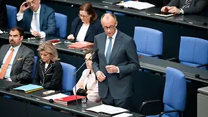 Bundeskanzler Friedrich Merz bei einer Regierungsbefragung im Bundestag