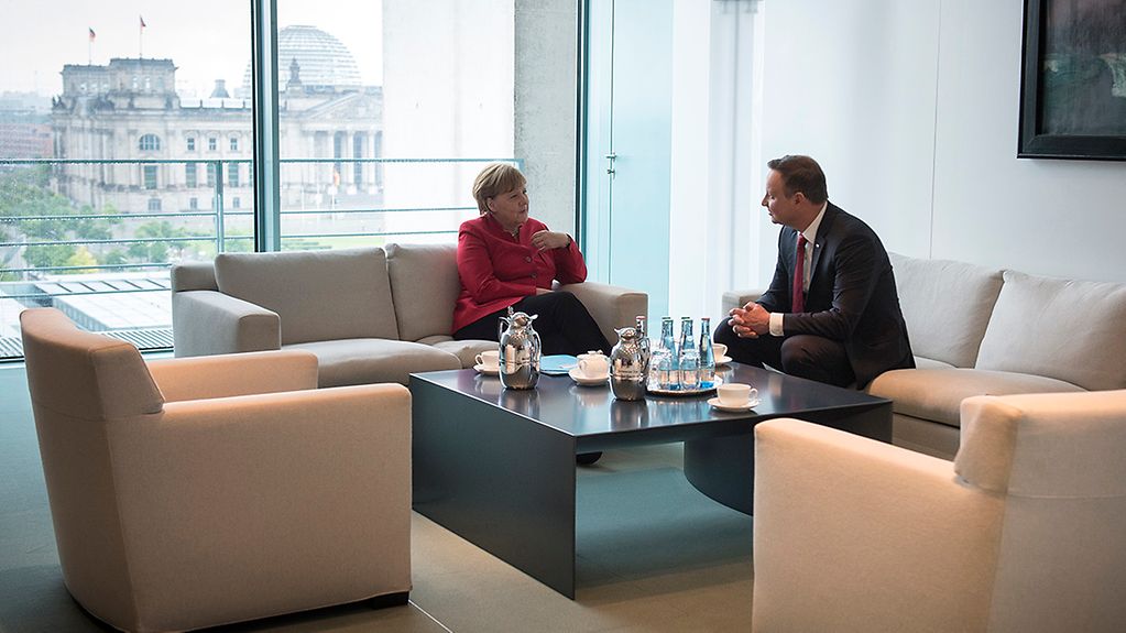 Bundeskanzlerin Angela Merkel empfängt Polens Präsidenten Andrzej Duda.