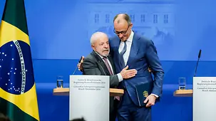 Bundeskanzler Friedrich Merz und Lula da Silva, Brasiliens Präsident, bei einer Pressekonferenz.