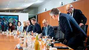 Bundeskanzler Friedrich Merz zu Beginn einer Kabinettssitzung.