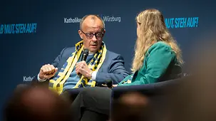 Bundeskanzler Friedrich Mez bei einem Podiumsgespräch beim Katholikentag.