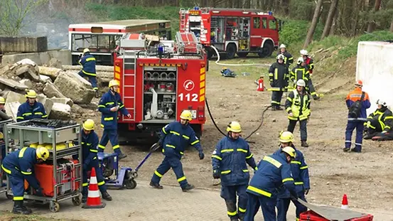 THW und Feuerwehr üben den Einsatz