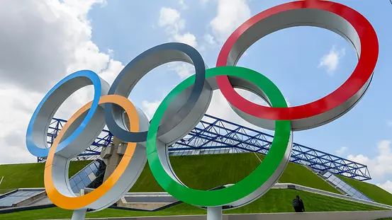 Olympische Ringe an der Bercy Arena, Olympische Sommerspiele Paris 2024