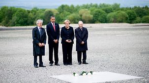Bundeskanzlerin Angela Merkel und US-Präsident Barack Obama in der Gedenkstätte Buchenwald.
