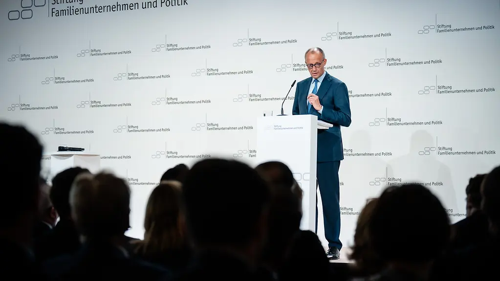 Bundeskanzler Friedrich Merz während seiner Rede beim Tag der Familienunternehmen 2026. 