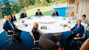 Bundeskanzler Friedrich Merz bei einer Arbeitssitzung des G7-Gipfels,
