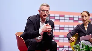 Karsten Wildberger, Bundesminister für Digitalisierung und Staatsmodernisierung, beim Tag der offenen Tür im Bundespresseamt.
