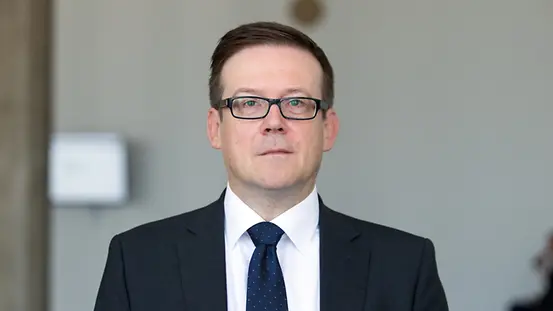 Portraitfoto von Roland Weber