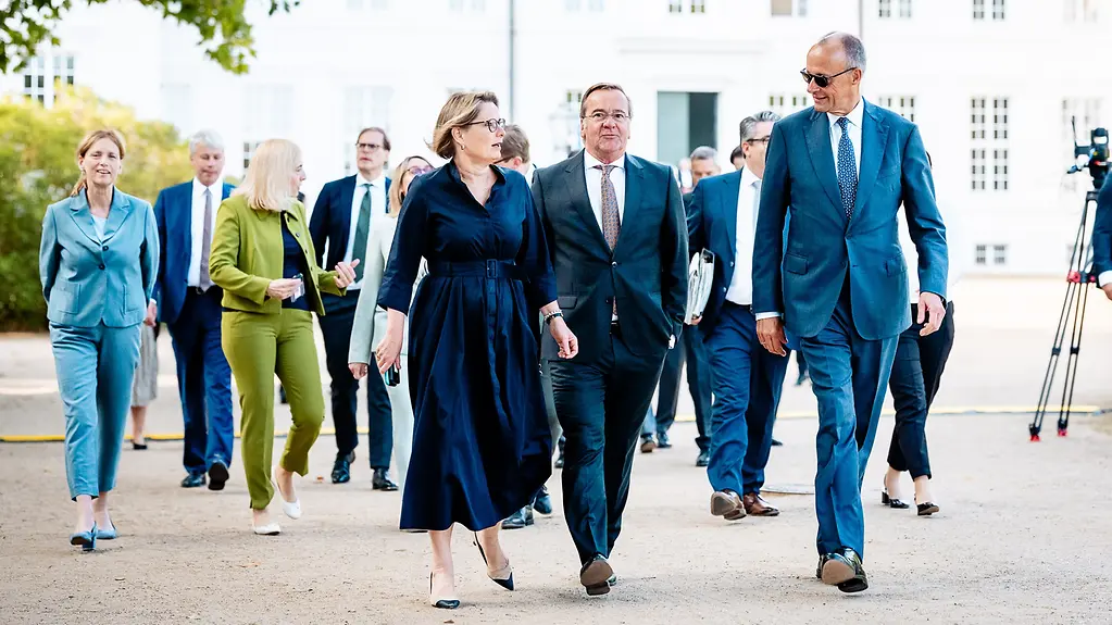 Les membres du conseil des ministres fédéral lors du séminaire gouvernemental