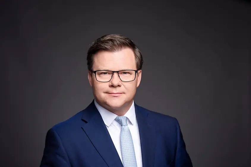 Porträtbild von Carsten Schneider