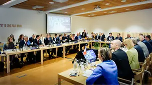 Discussions amongst the participants at the EU Arctic Summit.