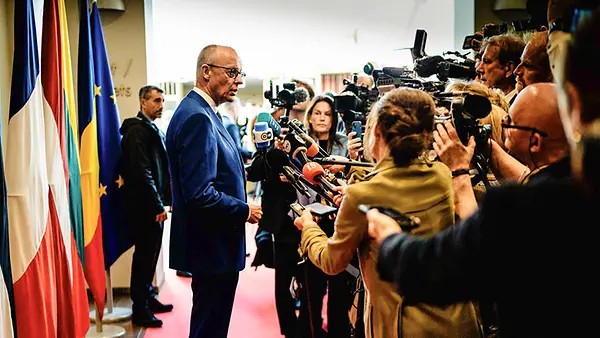 Bundeskanzler Friedrich Merz beim Doorstep zum EU-Arktis-Gipfel.