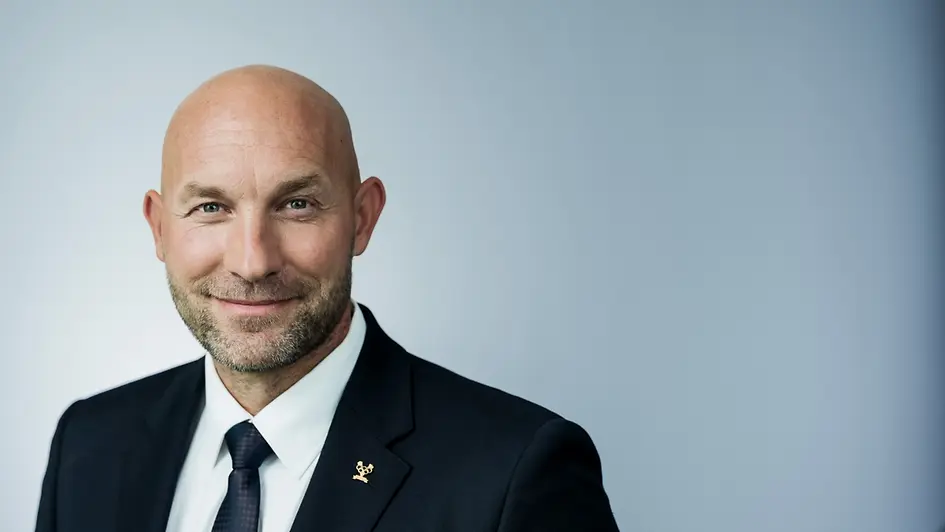 Porträtbild des Staatsministers für Sport und Ehrenamt Ronald Rauhe