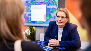 Ministerien präsentieren sich auf dem Bürgerfest in Bremen.