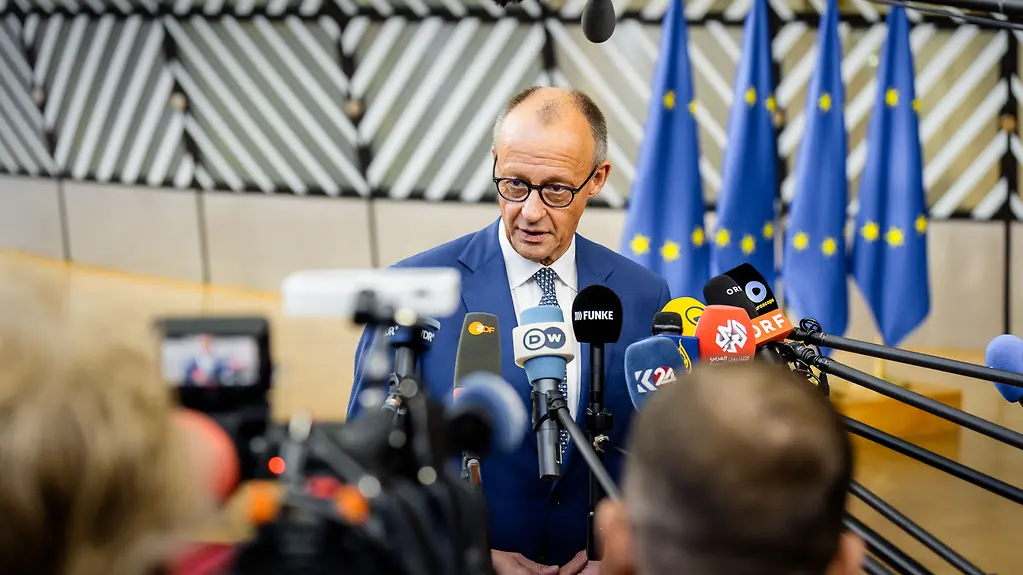 Bundeskanzler Friedrich Merz bei einem Pressestatement im Vorfeld des Europäischen Rats.