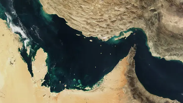 Der Persische Golf, die Straße von Hormus und der Golf von Oman in einer Satellitenaufnahme (undatiert). 
