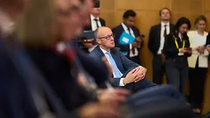 Bundeskanzler Friedrich Merz beim Auftakt zum Investitionsgipfel.