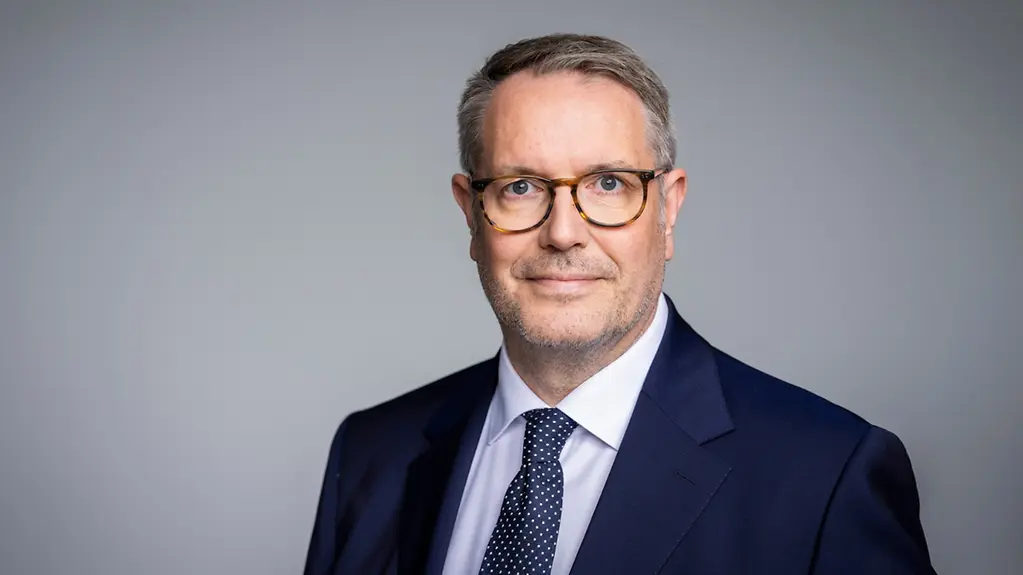 Porträtbild Alexander Schweitzer