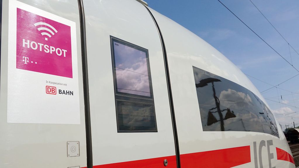 Die Baureihe 407 ist die jüngste Baureihe von Hochgeschwindigkeitszügen der ICE-Flotte der Deutschen Bahn für den Einsatz bei DB Fernverkehr. Ausstattung mit WLAN-HotSpots (railnet) Internet Digitale Agenda