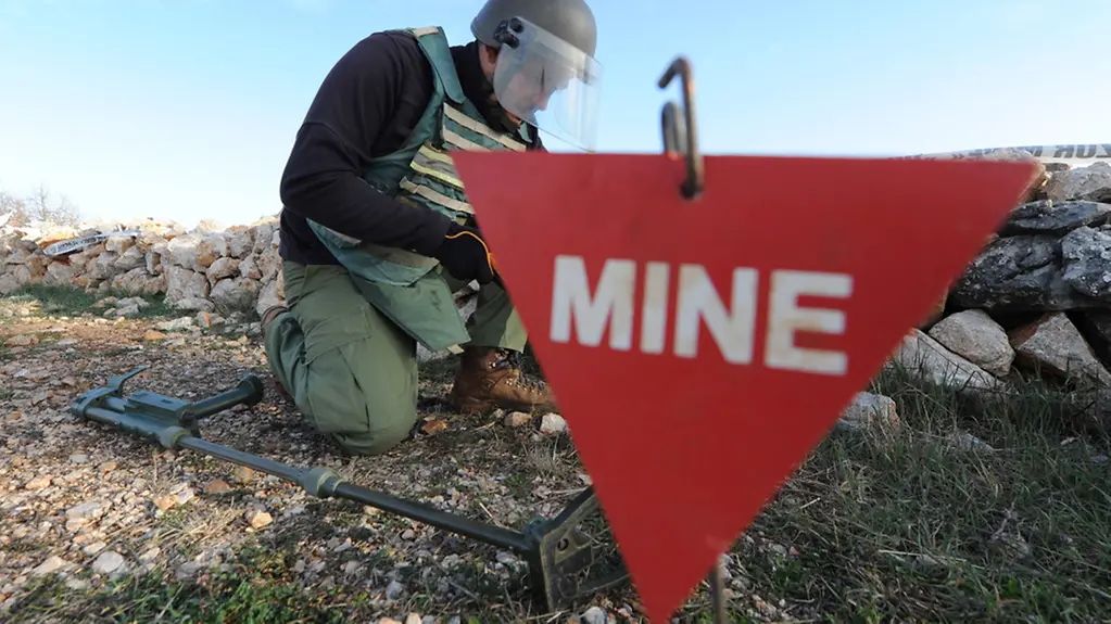 16.02.2014., Drnis, Croatia - Members of AKD Mungos (Mongoose) demined an area of 315,000 square meters of mine suspected areas around Drnis. Minenräumer