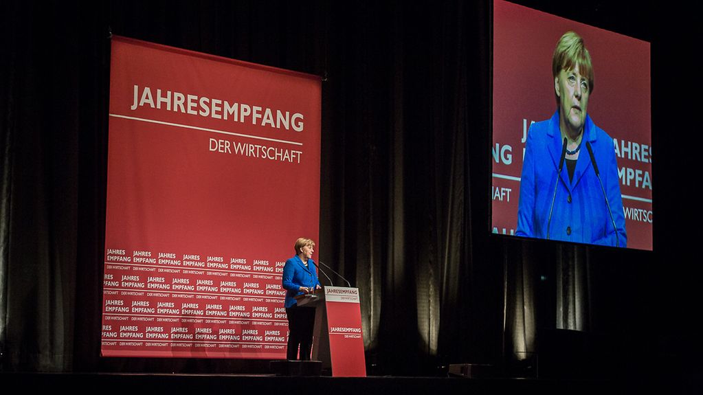 Bundeskanzlerin Angela Merkel spricht auf dem Jahresempfang der Wirtschaft in der Rheingoldhalle in Mainz.