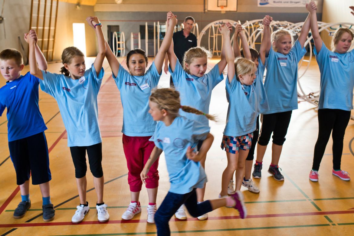 Unter dem Motto "Zirkus International" bietet der Sportverein TV Arnsberg zehn Flüchtlingskindern die Teilnahme an der diesjährigen Ferienfreizeit.