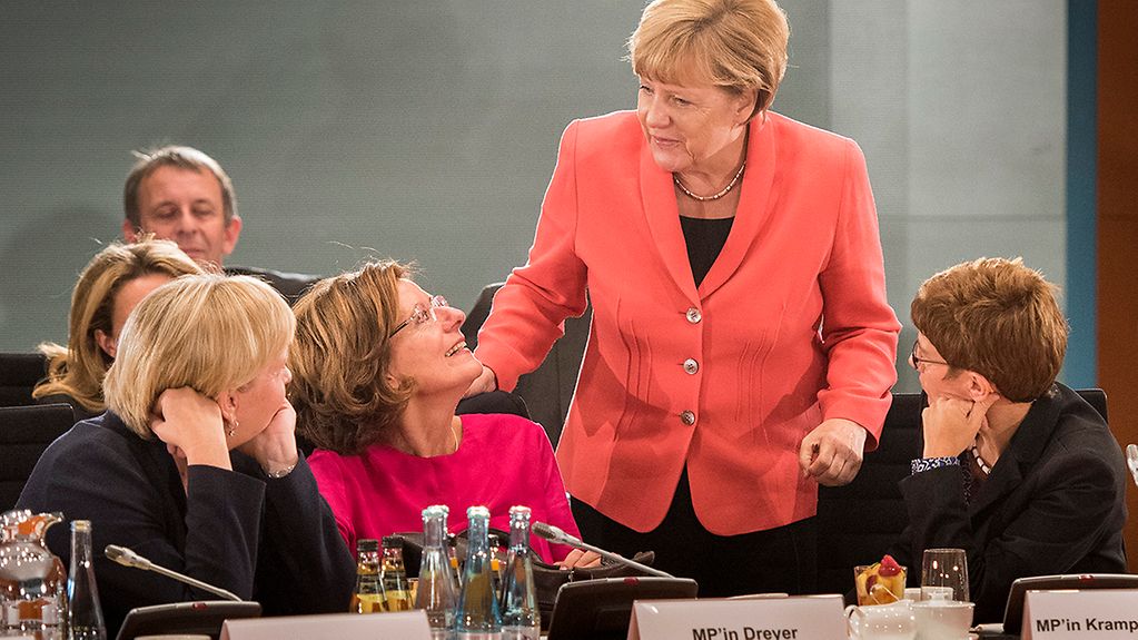 Bundeskanzlerin Angela Merkel trifft sich im Kanzleramt mit den Ministerpräsidenten der Länder zur Asyl- und Flüchtlingspolitik.