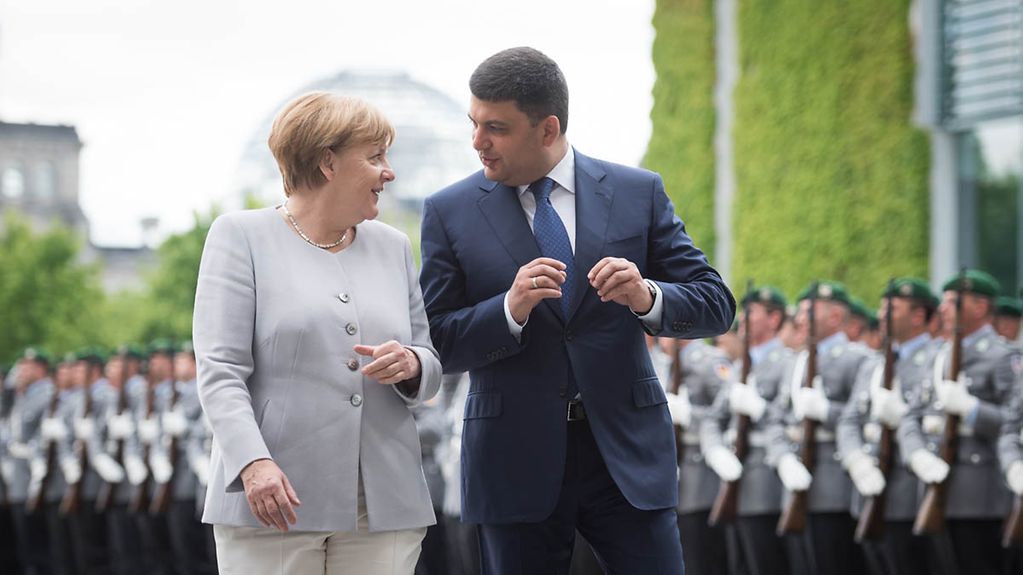 Bundeskanzlerin Angela Merkel empfängt den ukrainischen Ministerpräsidenten Wolodymyr Hrojsman.