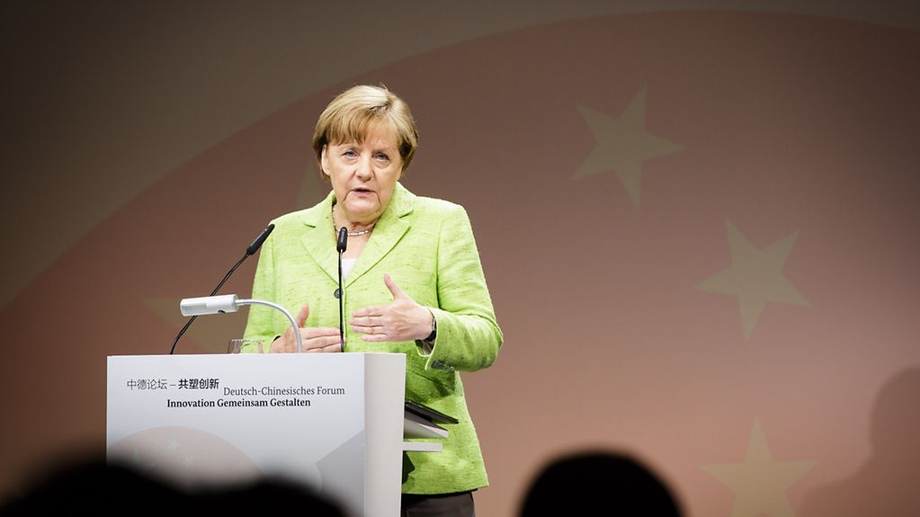 Bundeskanzlerin Angela Merkel spricht auf dem Deutsch-Chinesischen Forum "Innovation Gemeinsam Gestalten".