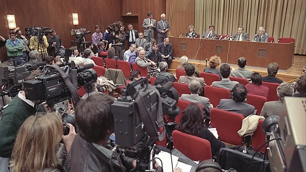 Günter Schabowski’s press conference at the International Press Centre of the German Democratic Republic