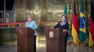 Bundeskanzlerin Angela Merkel und die brasilianische Präsidentin Dilma Rousseff beim Pressestatement.