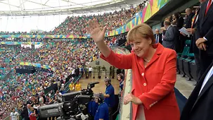 Bundeskanzlerin Angela Merkel im Stadion in Salvador.