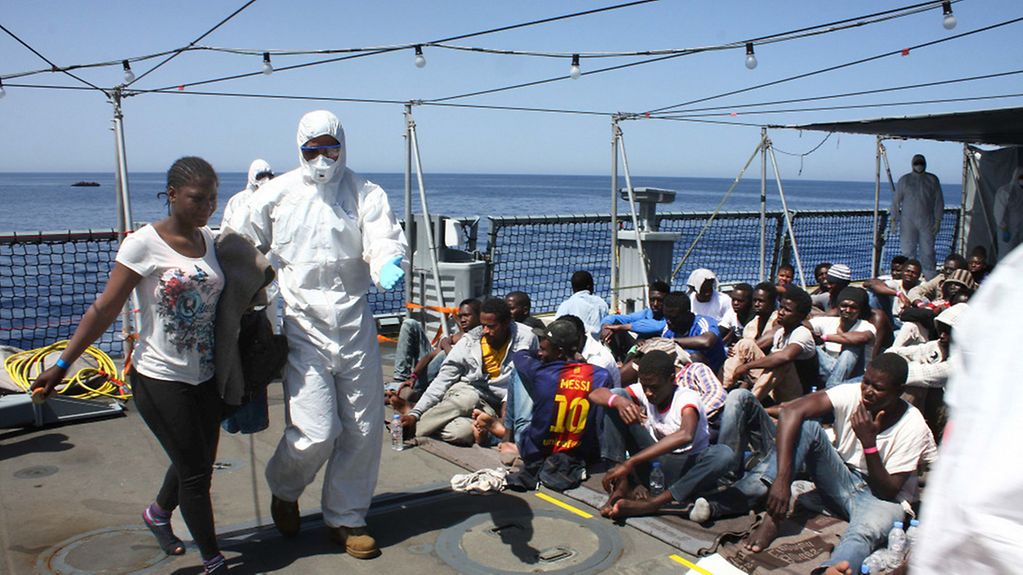 The frigate Hessen has rescued more people in distress at sea.