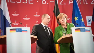 Angela Merkel and Vladimir Putin at the press conference