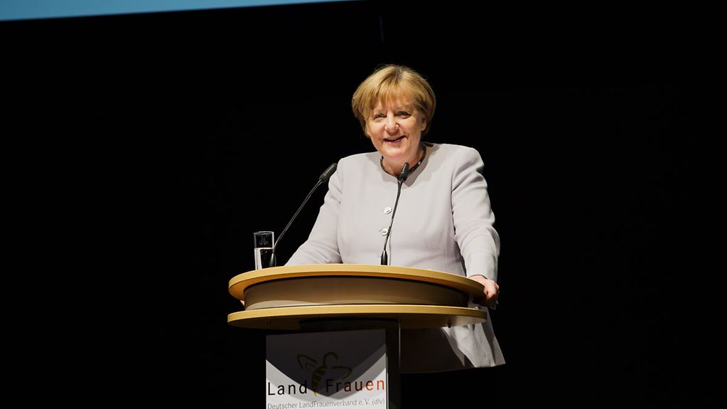 Bundeskanzlerin Angela Merkel spricht auf dem Deutschen Landfrauentag.