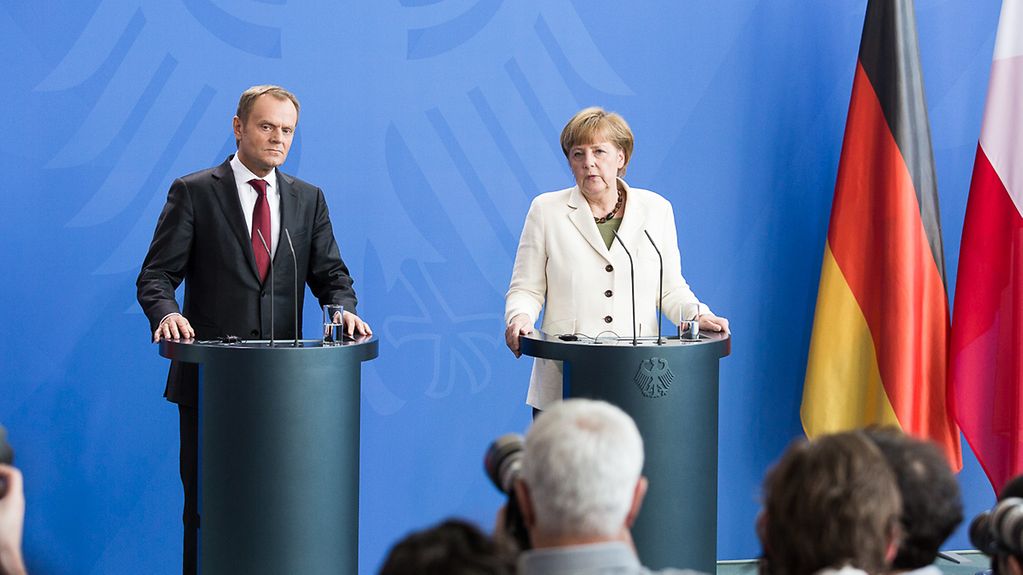 Bundeskanzlerin Angela Merkel und der polnische Ministerpräsident Donald Tusk beim gemeinsamen Pressestatement.