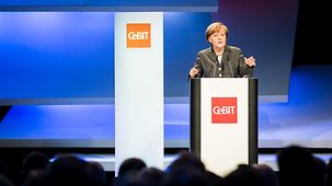 Bundeskanzlerin Angela Merkel hält eine Rede bei der Eröffnung der Cebit in Hannover.